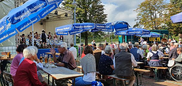 Matine im Sport-
                                              und Brgerzentrum