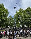 Tanz um
                                                          den Maibaum