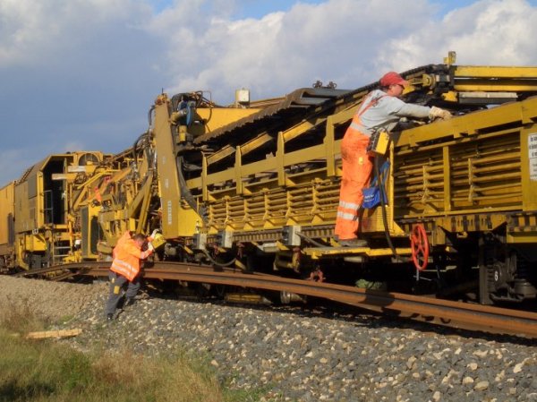 Bauzug bei der Arbeit