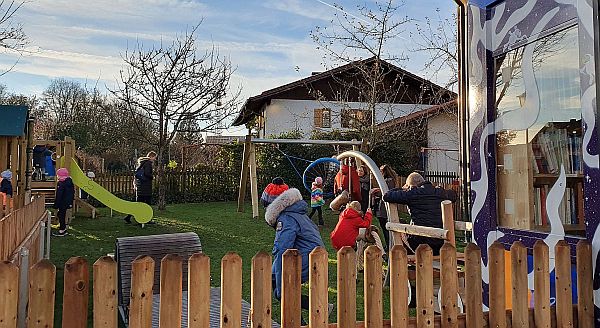 Christkindlmarkt
22 Spielplatz