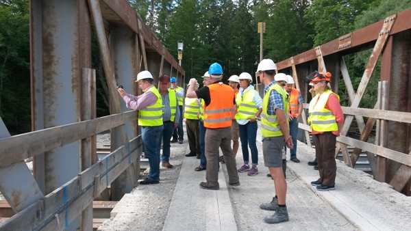 Auf der
                                                Baustellen-Brcke